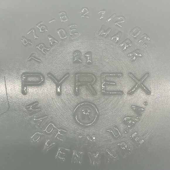 Vintage Pyrex Casserole Dish Town Country Snowflake Brown White 475-B 2.5 Quart - Picture 8 of 10